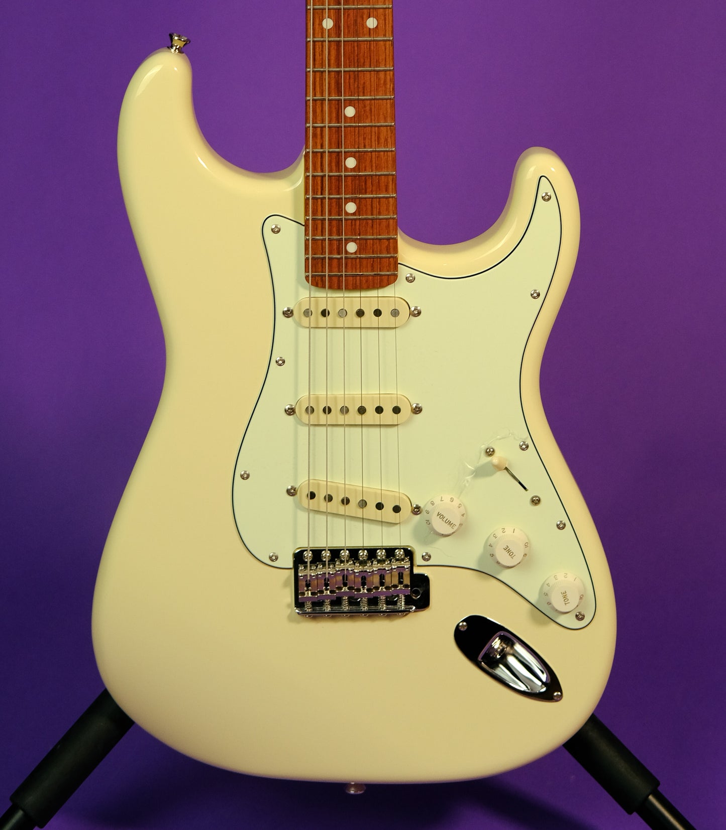 Moon ST-C - Vintage White