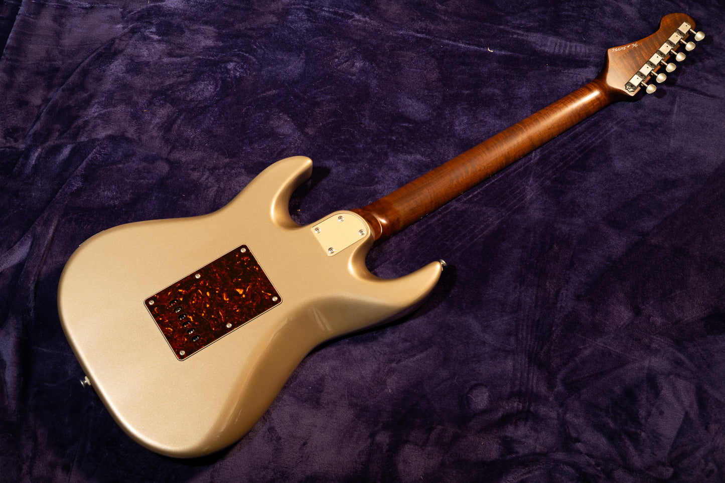 Patrick James Eggle "96" Vintage 2023 - Shoreline Gold