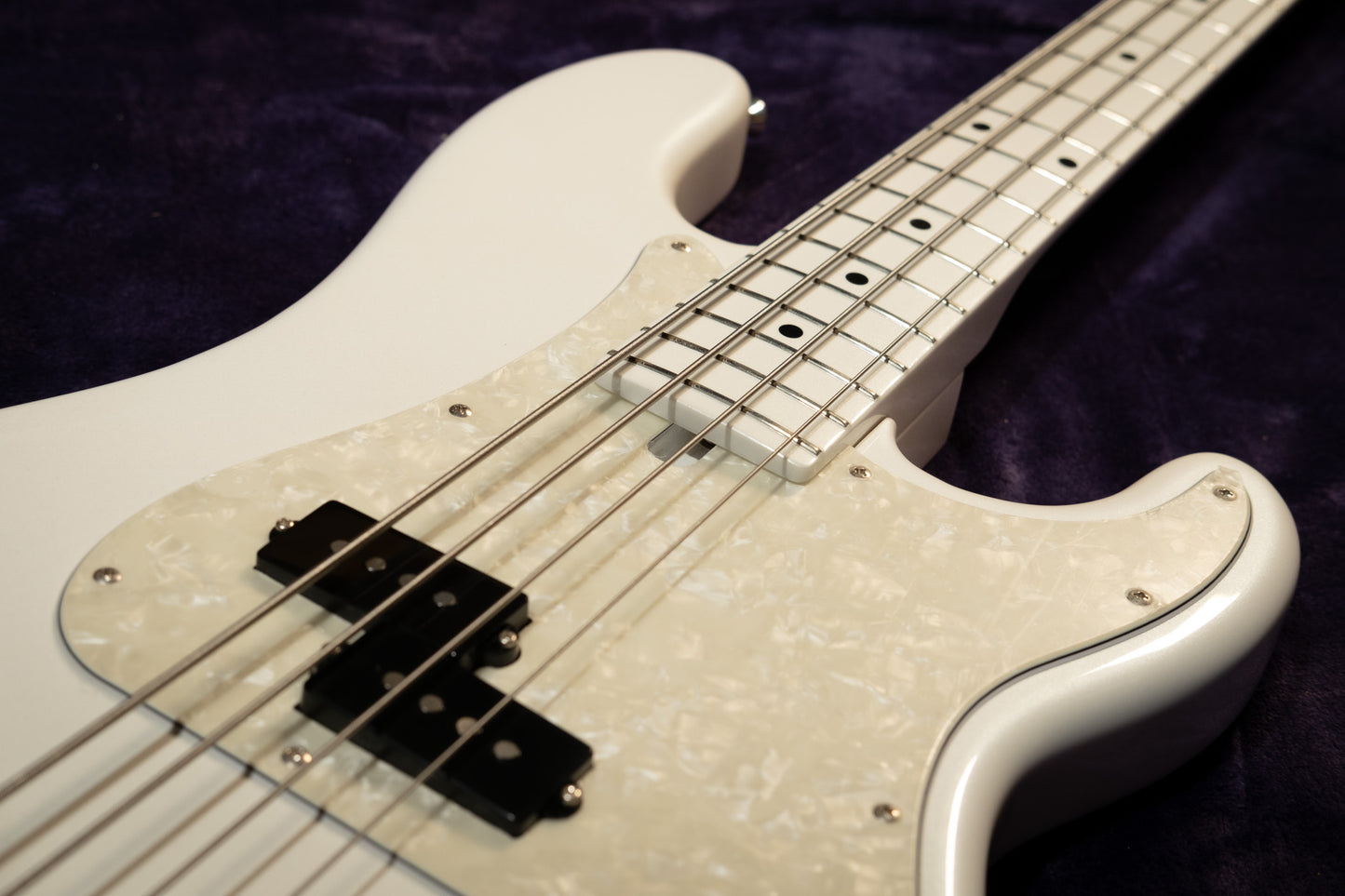 Moon PB-4C 2023 - Pearl White