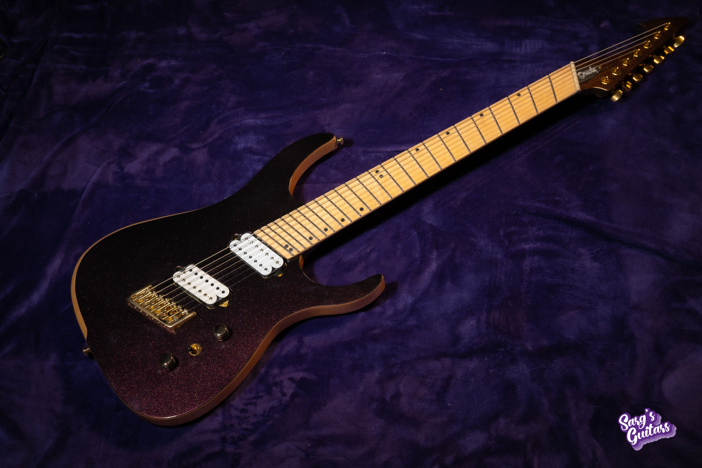 Ormsby Artist Series Ando San Hype GTR Run 16 2023 - Red / Gold Chameleon