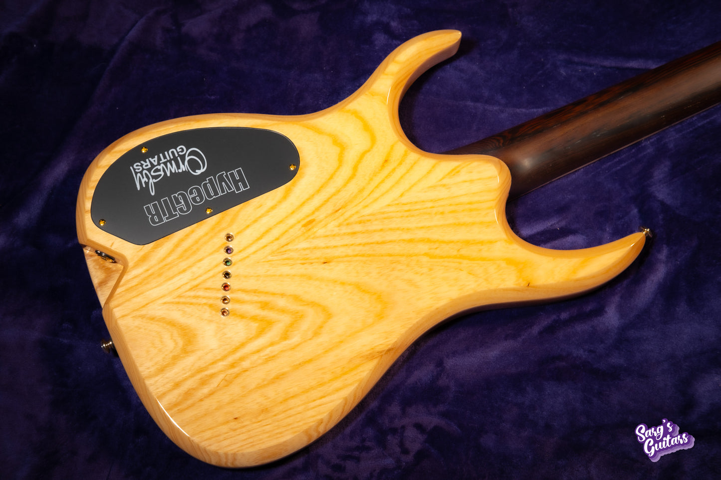 Ormsby Artist Series Ando San Hype GTR Run 16 2023 - Red / Gold Chameleon