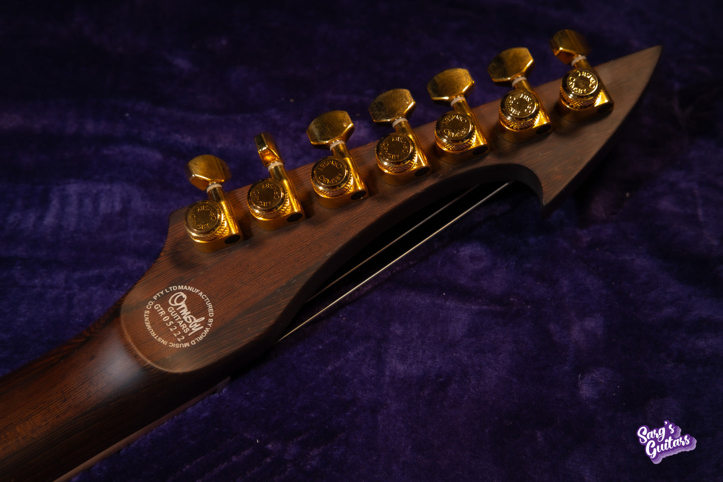 Ormsby Artist Series Ando San Hype GTR Run 16 2023 - Red / Gold Chameleon