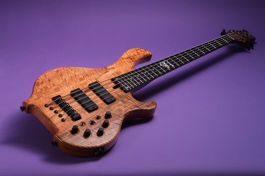 Maruszczyk Frog Signature Pi 5a - Curly Mango Natural