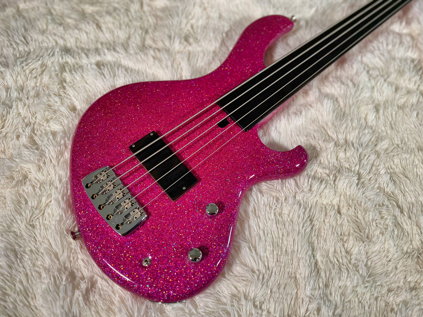 Maruszczyk Frog 5 fretless - Sparkle Pink