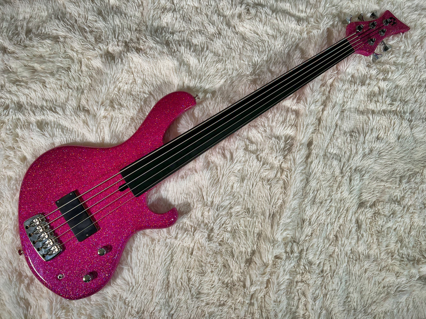 Maruszczyk Frog 5 fretless - Sparkle Pink