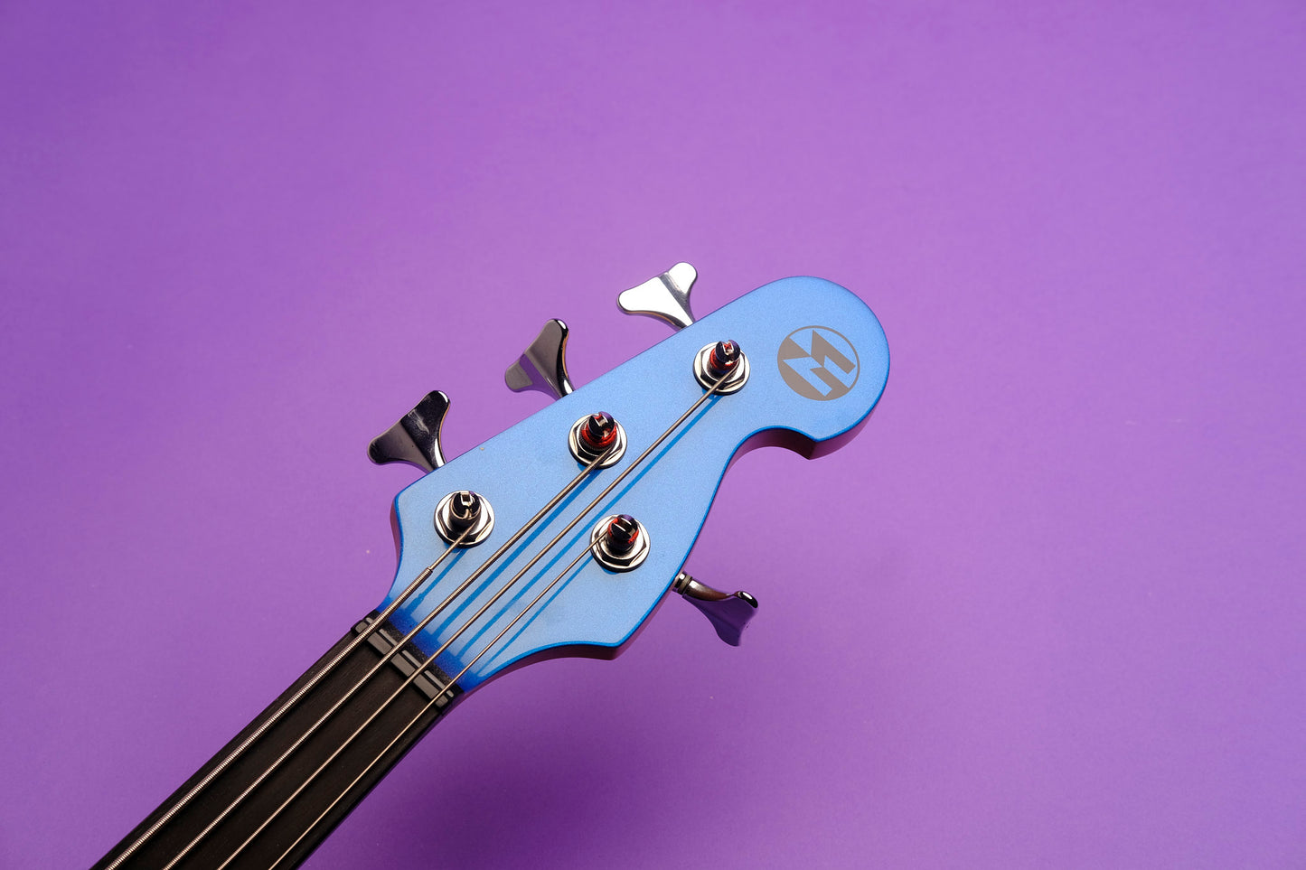 Maruszczyk Elwood L4 30" Fretless -  Lake Placid Blue