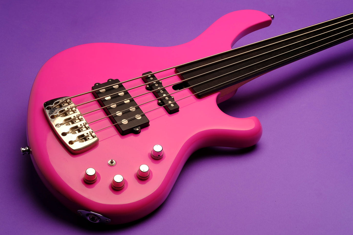 Maruszczyk Frog 5 Fretless 32’’- Magenta