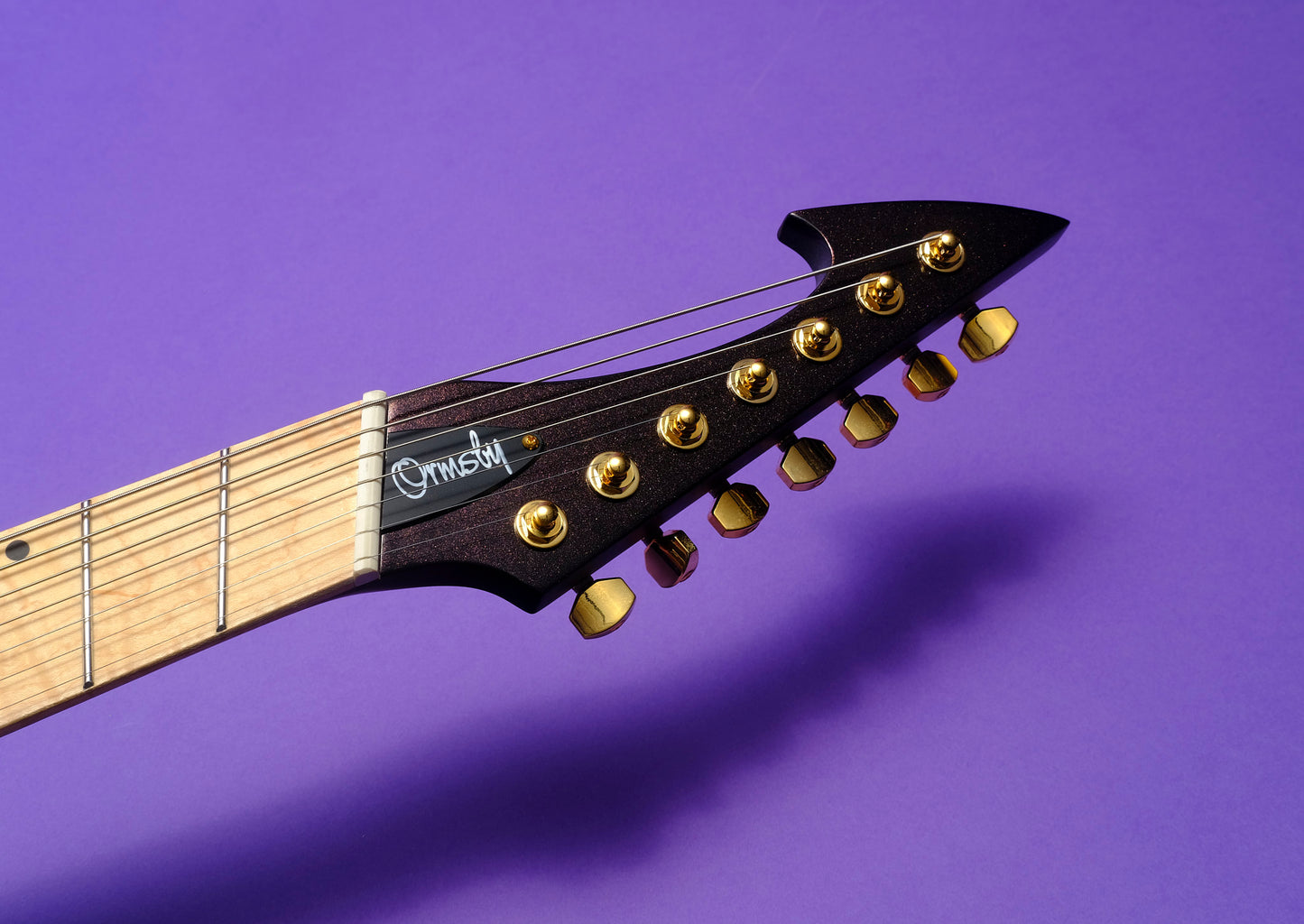 Ormsby Artist Series Ando San Hype GTR Run 16 2023 - Red / Gold Chameleon
