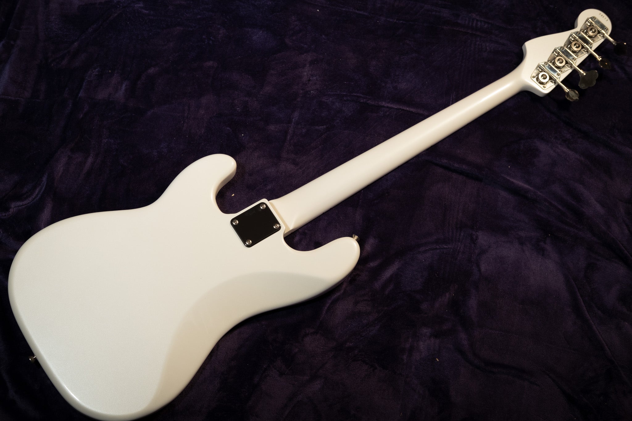 Moon PB-4C 2023 - Pearl White – Sarg's Guitars