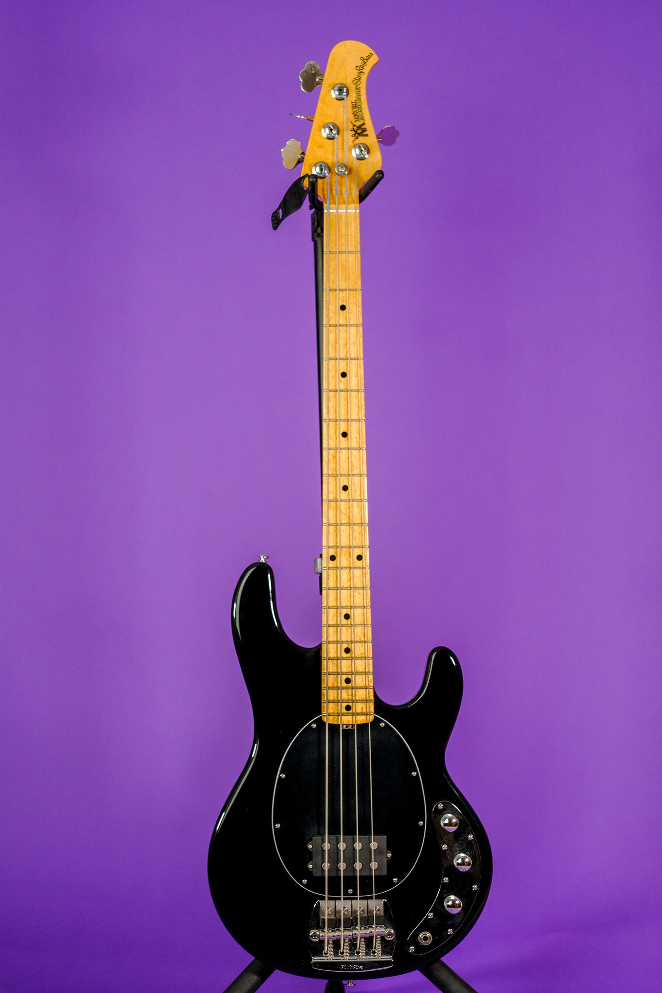 Ernie Ball Music Man Classic Stingray 2EQ  - Black