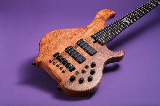 Maruszczyk Frog Signature Pi 5a - Curly Mango Natural