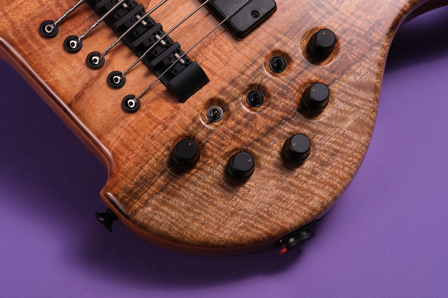 Maruszczyk Frog Signature Pi 5a - Curly Mango Natural