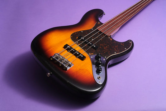 Fender Jazz Bass Fretless (’62 Reissue) – Made in Japan E-Serial