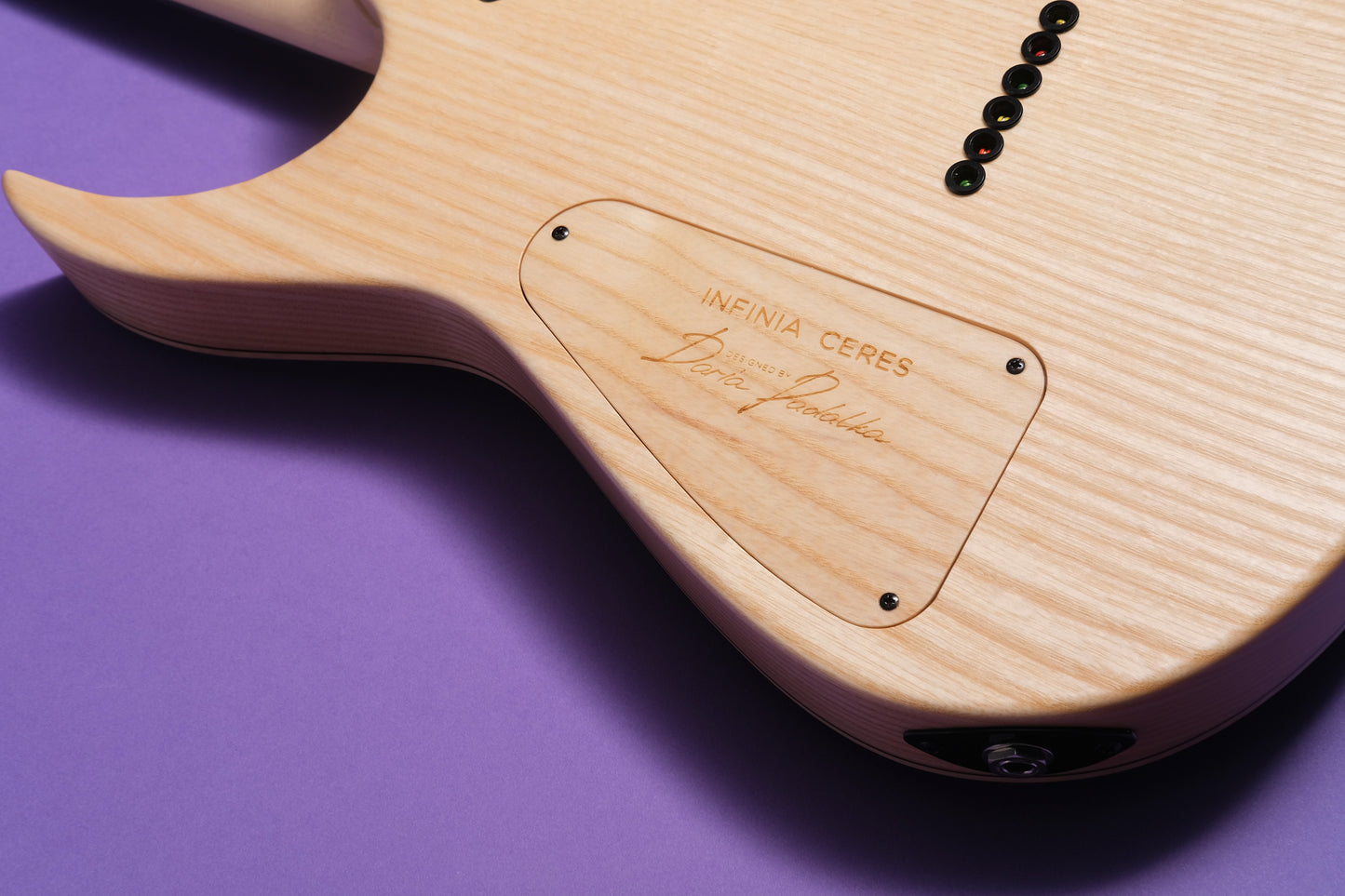 Infinia Ceres 6 - Obsidian Black