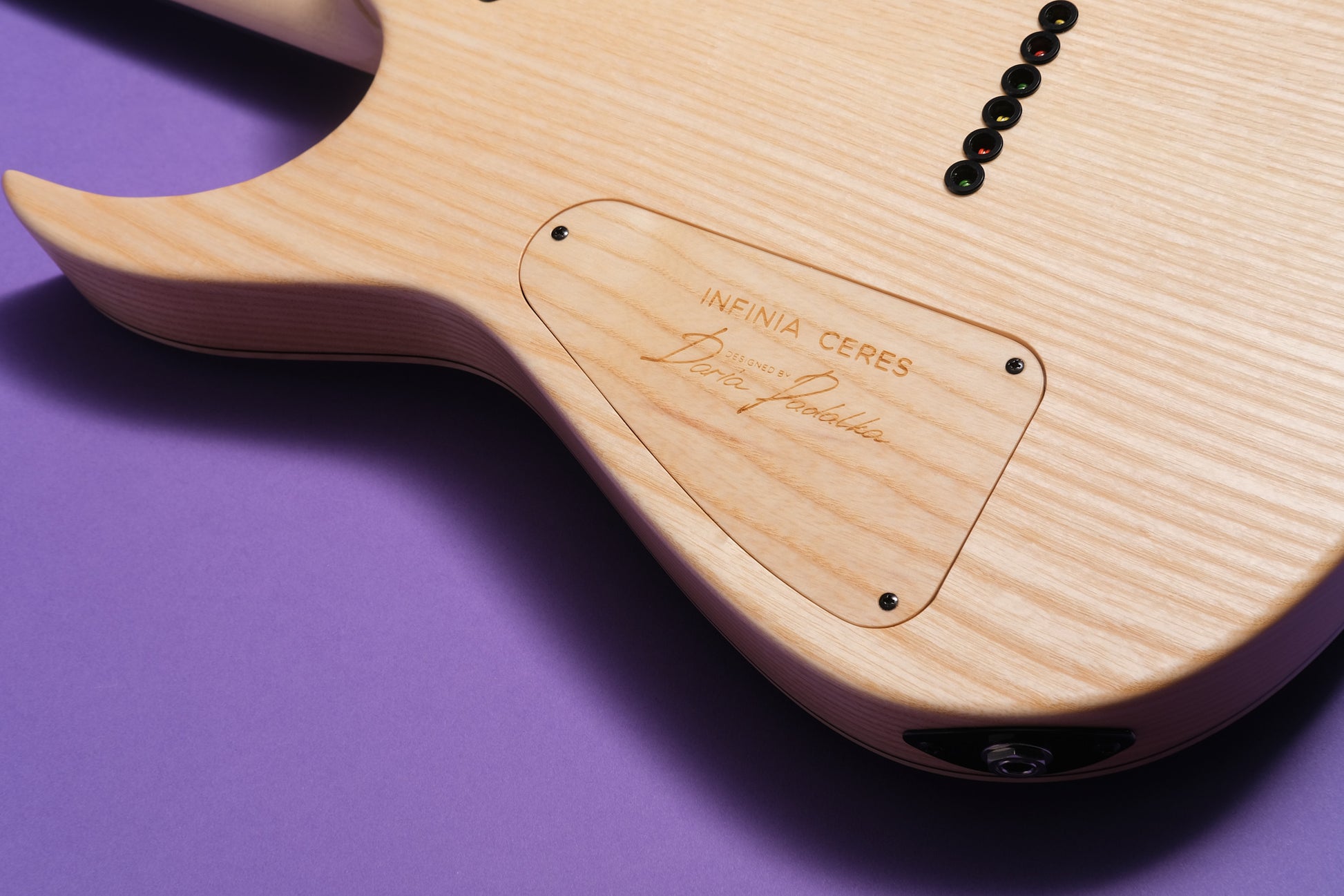 Infinia Ceres 6 - Obsidian Black