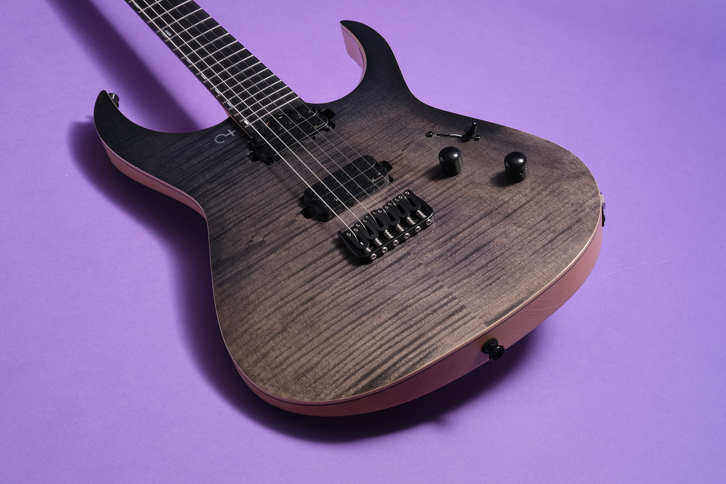 Infinia Ceres 6 - Obsidian Black