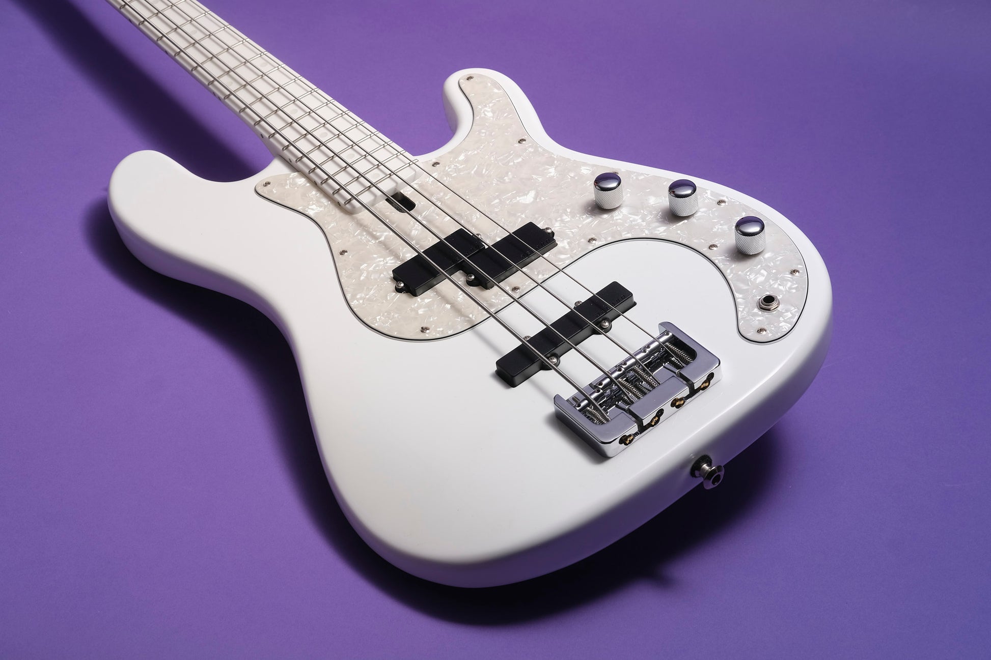 Maruszczyk Jake 4P Custom 33" - Full White bass
