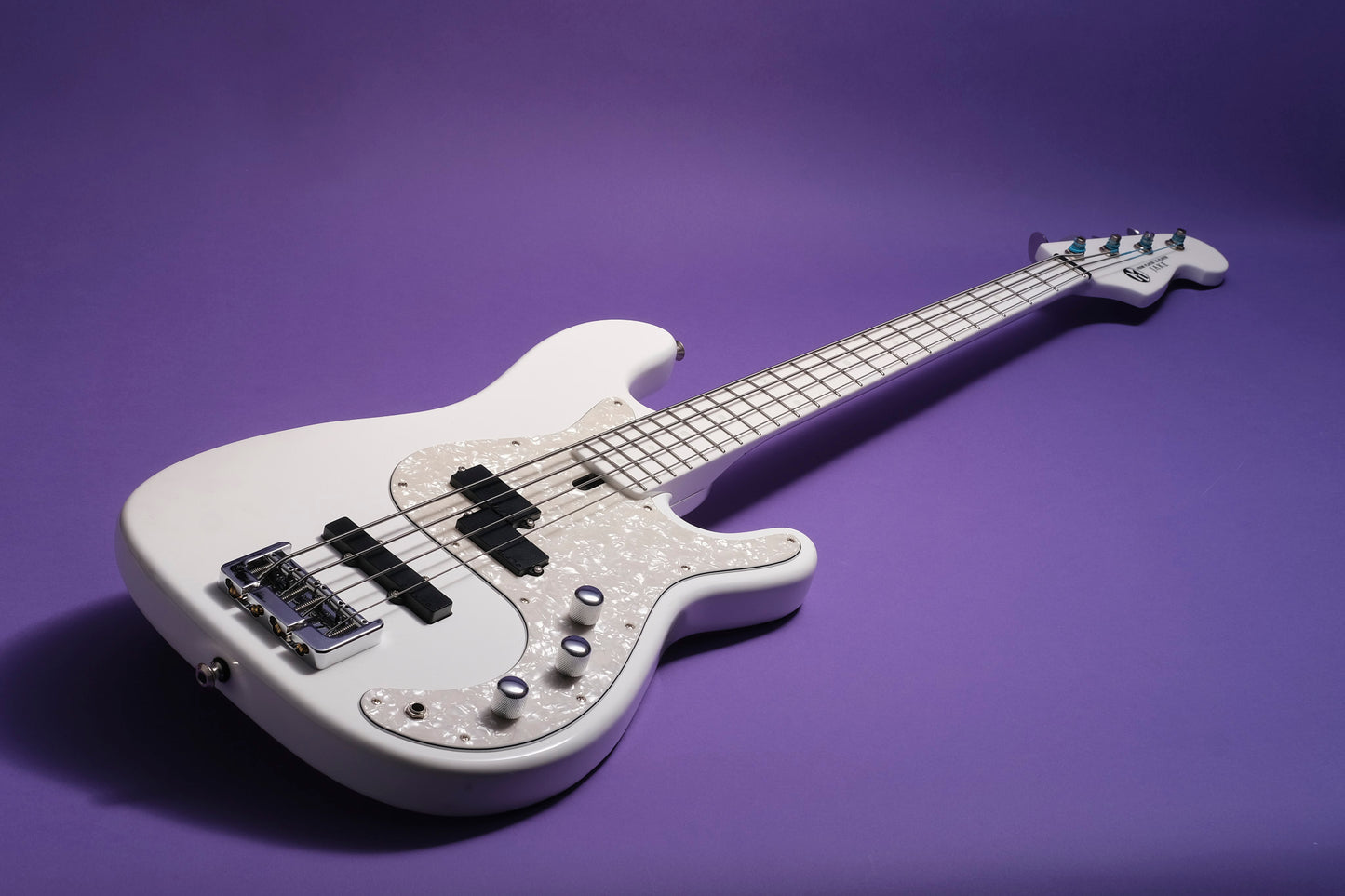 Maruszczyk Jake 4P Custom 33" - Full White bass