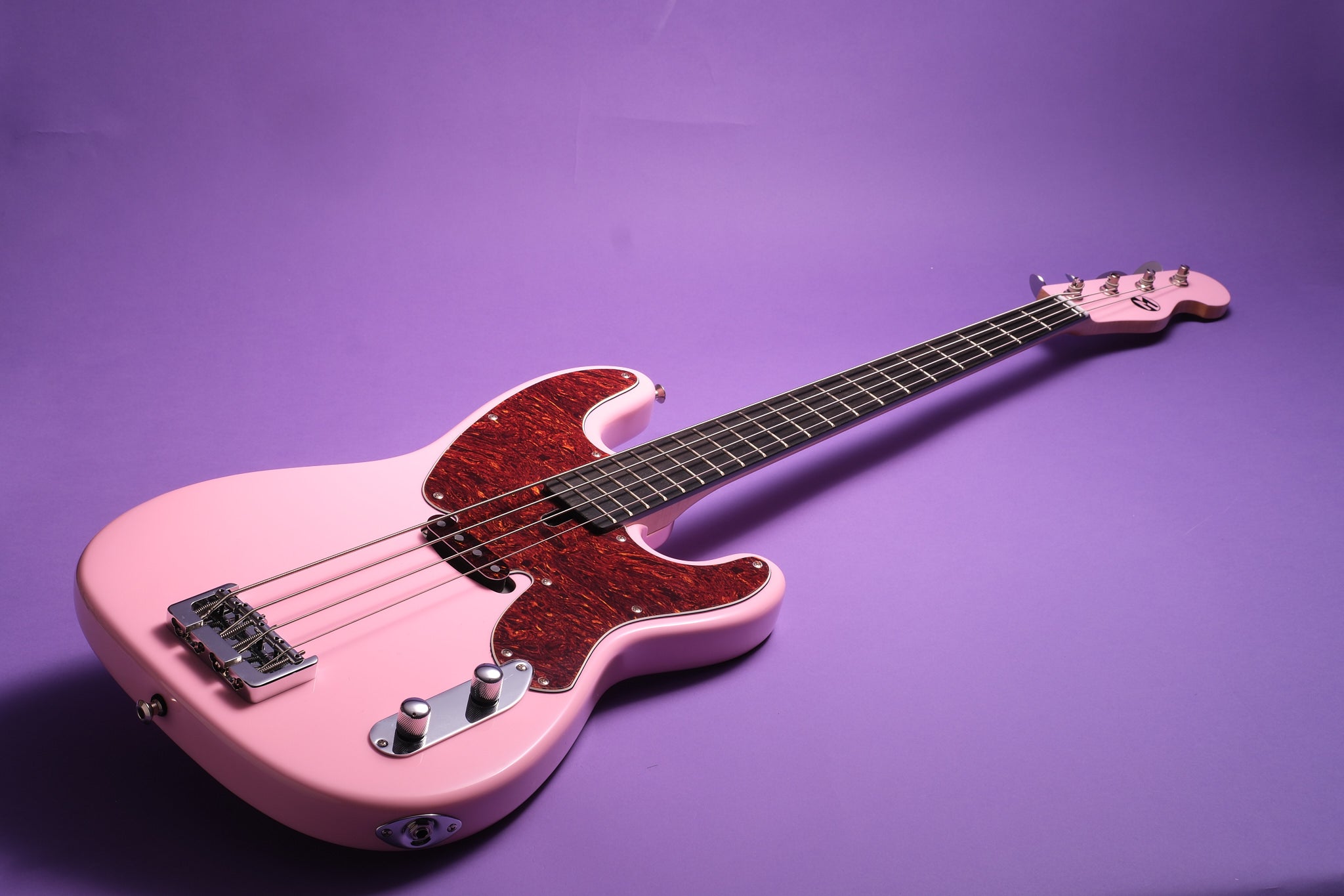 Maruszczyk Jake 55: Premium Bass in Shell Pink - Sarg's Guitars