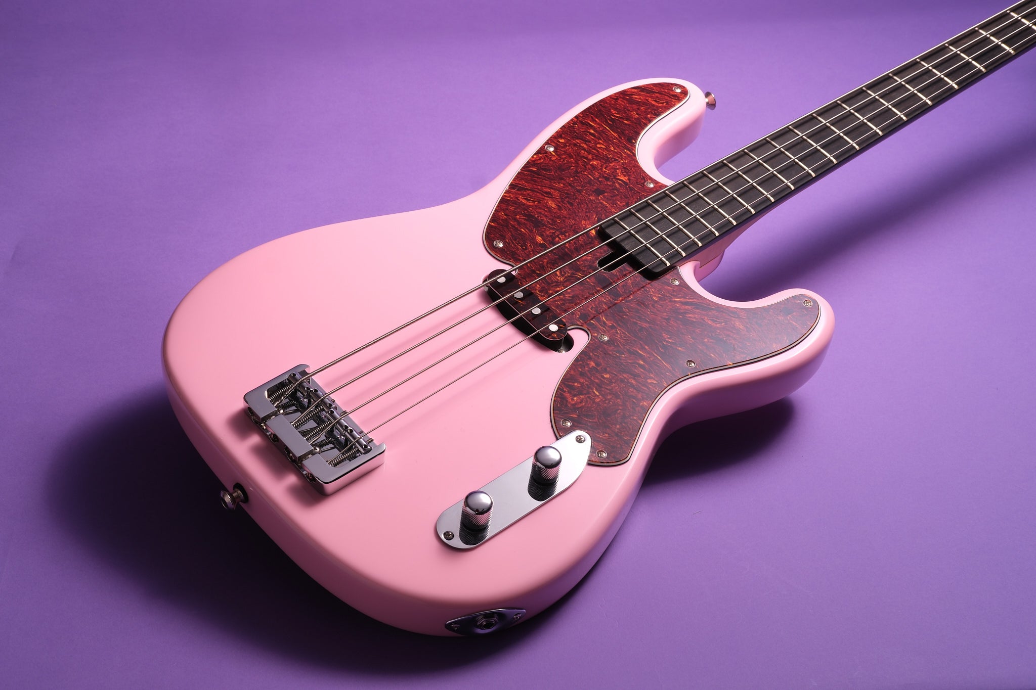 Maruszczyk Jake 55: Premium Bass in Shell Pink - Sarg's Guitars