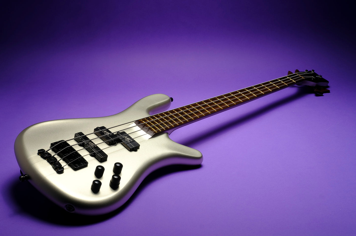 Warwick Masterbuilt Streamer Stage I - Solid Champagne Gold Metallic Satin