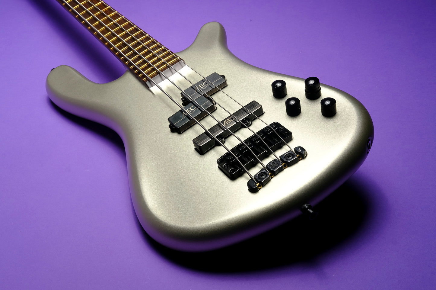 Warwick Masterbuilt Streamer Stage I - Solid Champagne Gold Metallic Satin